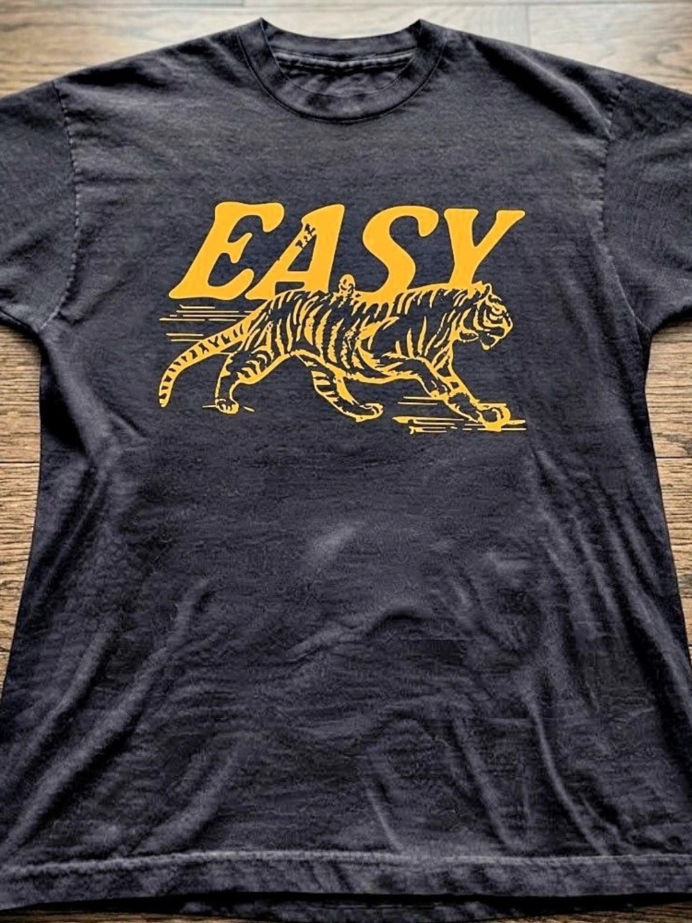 Easy Tiger Walking Big Cat Animal Wildlife Charcoal T-Shirt